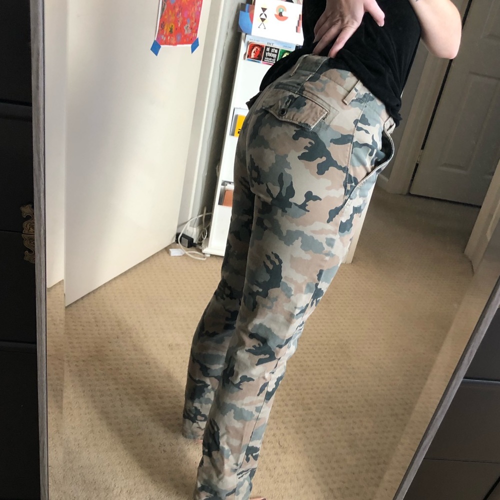 Vintage Camo Levi’s. Size 29x30